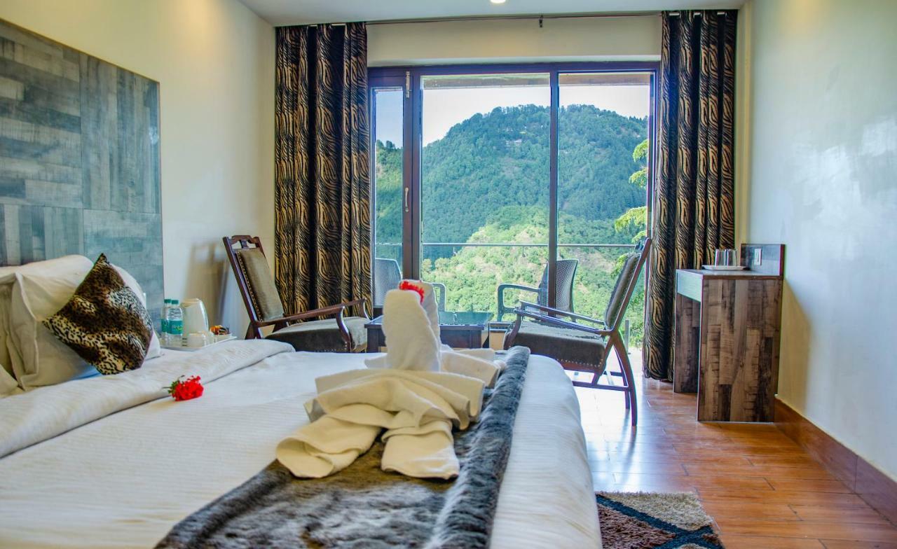 Hotel Seven Oaks Дехрадун Экстерьер фото